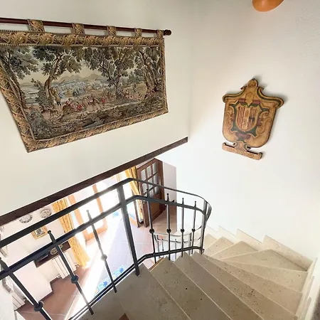 Luxurious Umbrian Retreat For 10 With Private Terrace And Pool *