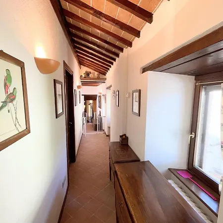 Luxurious Umbrian Retreat For 10 With Private Terrace And Pool