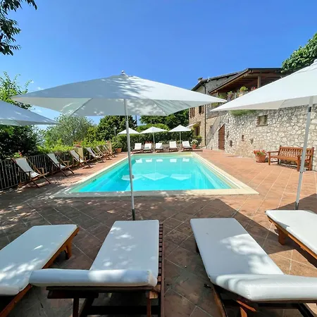 Luxurious Umbrian Retreat For 10 With Private Terrace And Pool 度假居 *