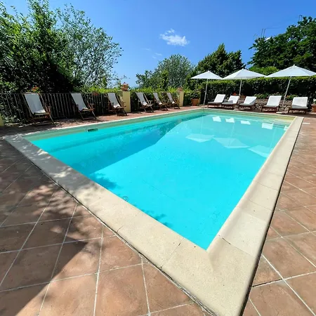 Luxurious Umbrian Retreat For 10 With Private Terrace And Pool בית נופש *