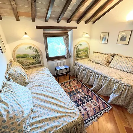 Luxurious Umbrian Retreat For 10 With Private Terrace And Pool בית נופש Torrecola