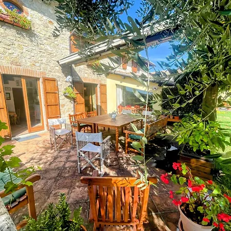 Luxurious Umbrian Retreat For 10 With Private Terrace And Pool Torrecola