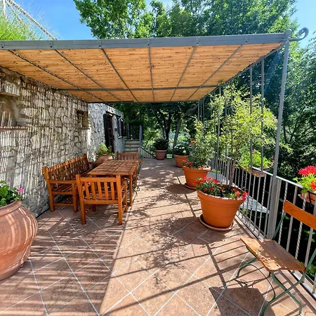 Luxurious Umbrian Retreat For 10 With Private Terrace And Pool بيت للعطل *