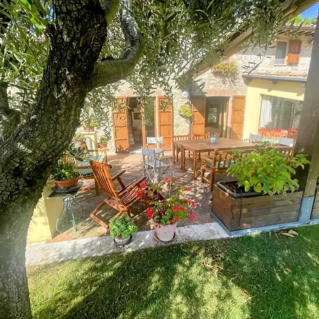בית נופש Luxurious Umbrian Retreat For 10 With Private Terrace And Pool *