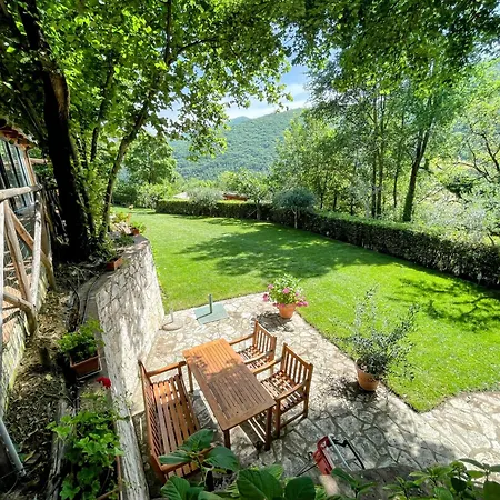 Luxurious Umbrian Retreat For 10 With Private Terrace And Pool *