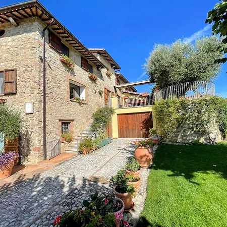 Luxurious Umbrian Retreat For 10 With Private Terrace And Pool بيت للعطل