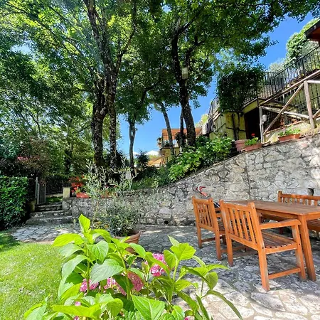 Luxurious Umbrian Retreat For 10 With Private Terrace And Pool Torrecola