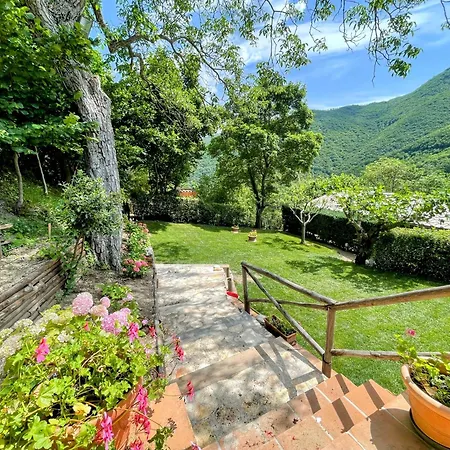 Luxurious Umbrian Retreat For 10 With Private Terrace And Pool Torrecola