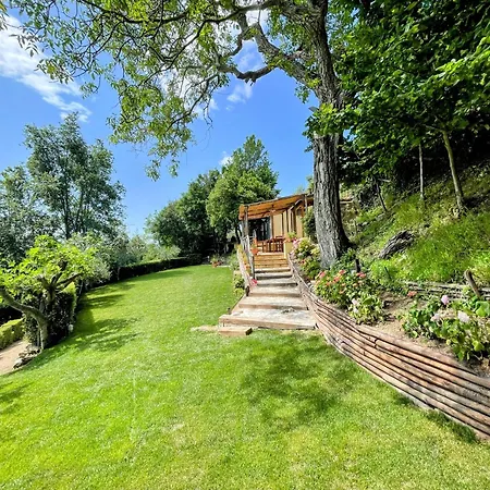 Luxurious Umbrian Retreat For 10 With Private Terrace And Pool Holiday home