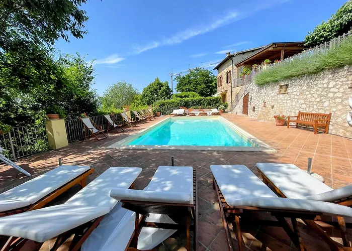 Luxurious Umbrian Retreat For 10 With Private Terrace And Pool Torrecola