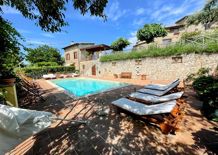 Luxurious Umbrian Retreat For 10 With Private Terrace And Pool Hébergement de vacances Torrecola