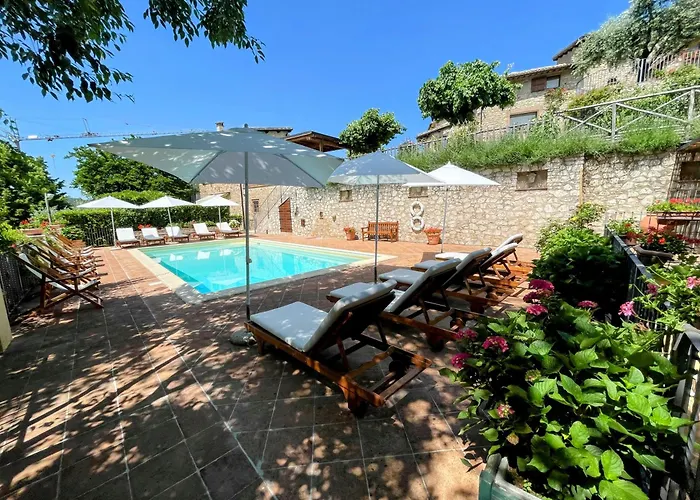 Luxurious Umbrian Retreat For 10 With Private Terrace And Pool * Torrecola