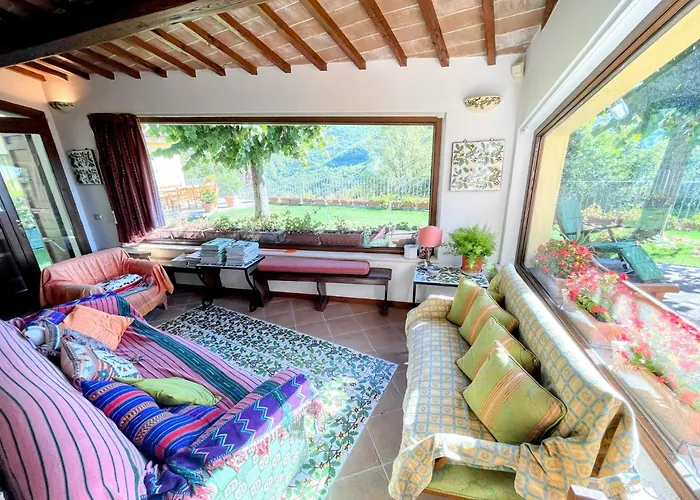 Luxurious Umbrian Retreat For 10 With Private Terrace And Pool *