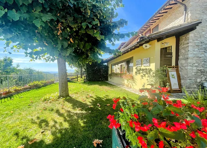 Luxurious Umbrian Retreat For 10 With Private Terrace And Pool Torrecola