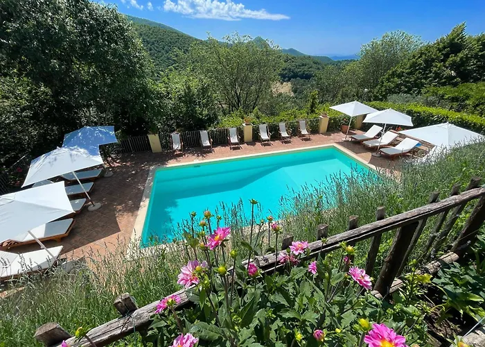 Luxurious Umbrian Retreat For 10 With Private Terrace And Pool Hébergement de vacances