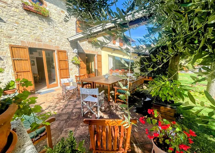 Luxurious Umbrian Retreat For 10 With Private Terrace And Pool Torrecola