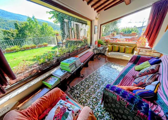 Luxurious Umbrian Retreat For 10 With Private Terrace And Pool *