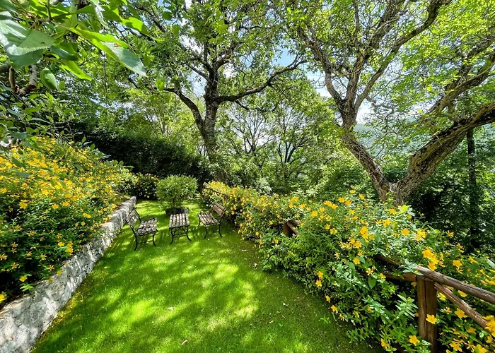 Luxurious Umbrian Retreat For 10 With Private Terrace And Pool *