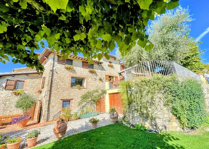 Luxurious Umbrian Retreat For 10 With Private Terrace And Pool Torrecola