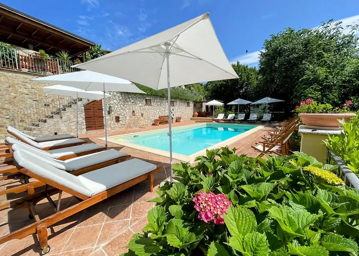 Hébergement de vacances Luxurious Umbrian Retreat For 10 With Private Terrace And Pool