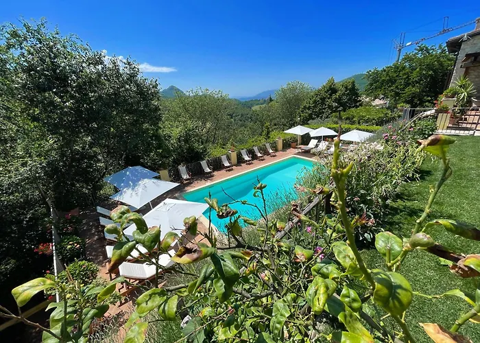 Luxurious Umbrian Retreat For 10 With Private Terrace And Pool Hébergement de vacances *