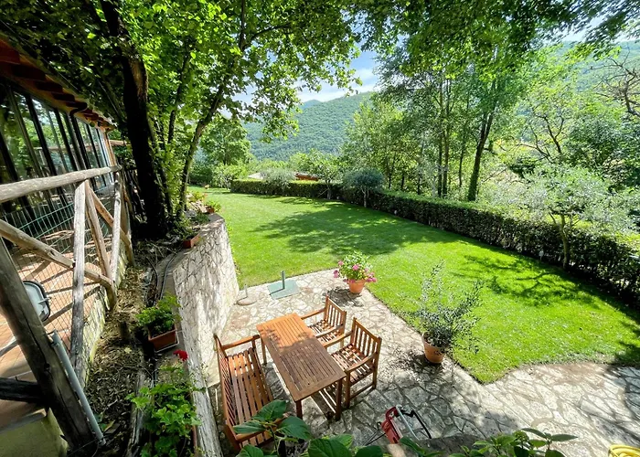 Luxurious Umbrian Retreat For 10 With Private Terrace And Pool *