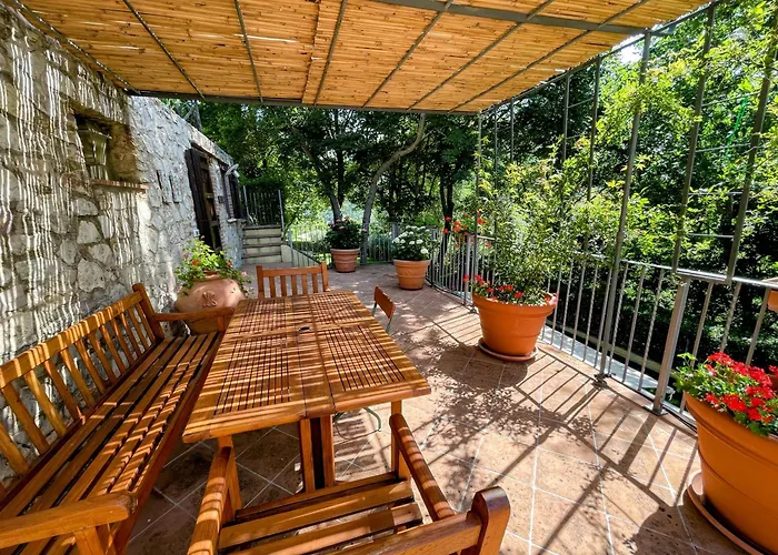 Luxurious Umbrian Retreat For 10 With Private Terrace And Pool * Torrecola