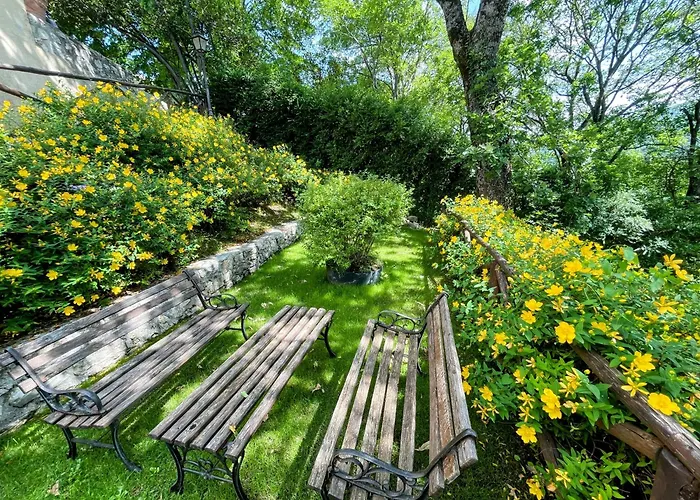 Luxurious Umbrian Retreat For 10 With Private Terrace And Pool *