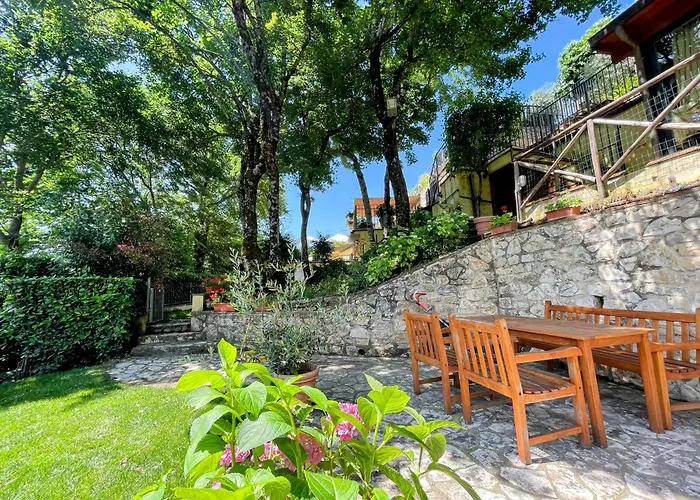 Luxurious Umbrian Retreat For 10 With Private Terrace And Pool Torrecola