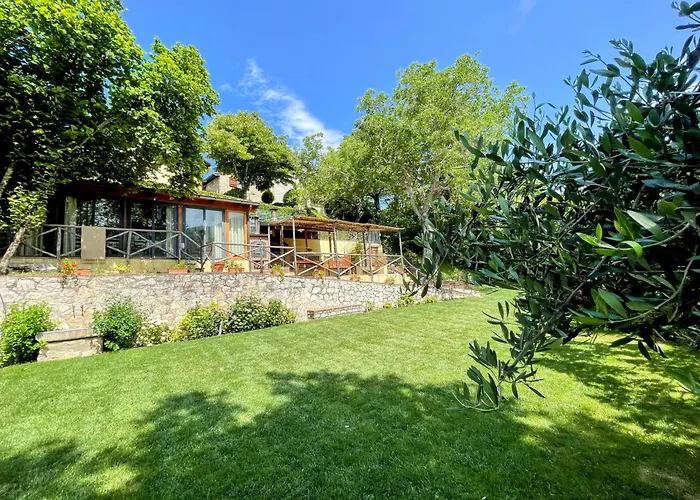 Hébergement de vacances Luxurious Umbrian Retreat For 10 With Private Terrace And Pool