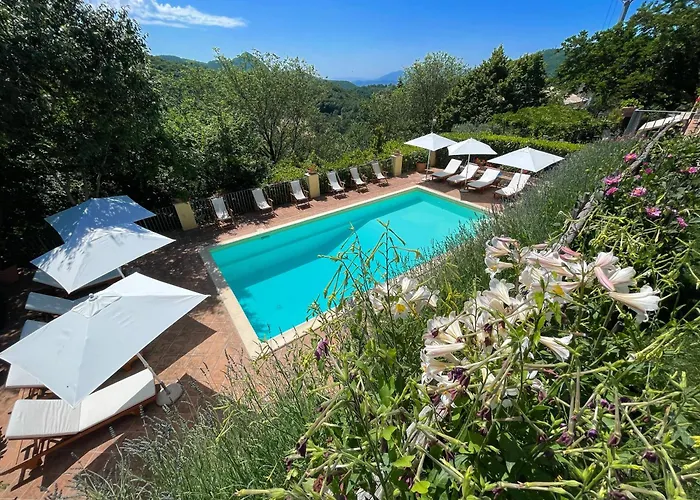Luxurious Umbrian Retreat For 10 With Private Terrace And Pool Hébergement de vacances *