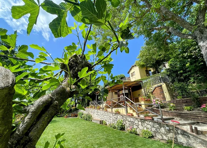 Luxurious Umbrian Retreat For 10 With Private Terrace And Pool *